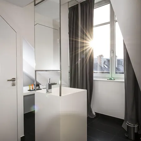 Vertigo Hotel, By Marriott, A Member Of Design מלון